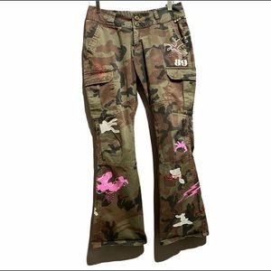 ☘️E89 camouflage women’s jeans size 6